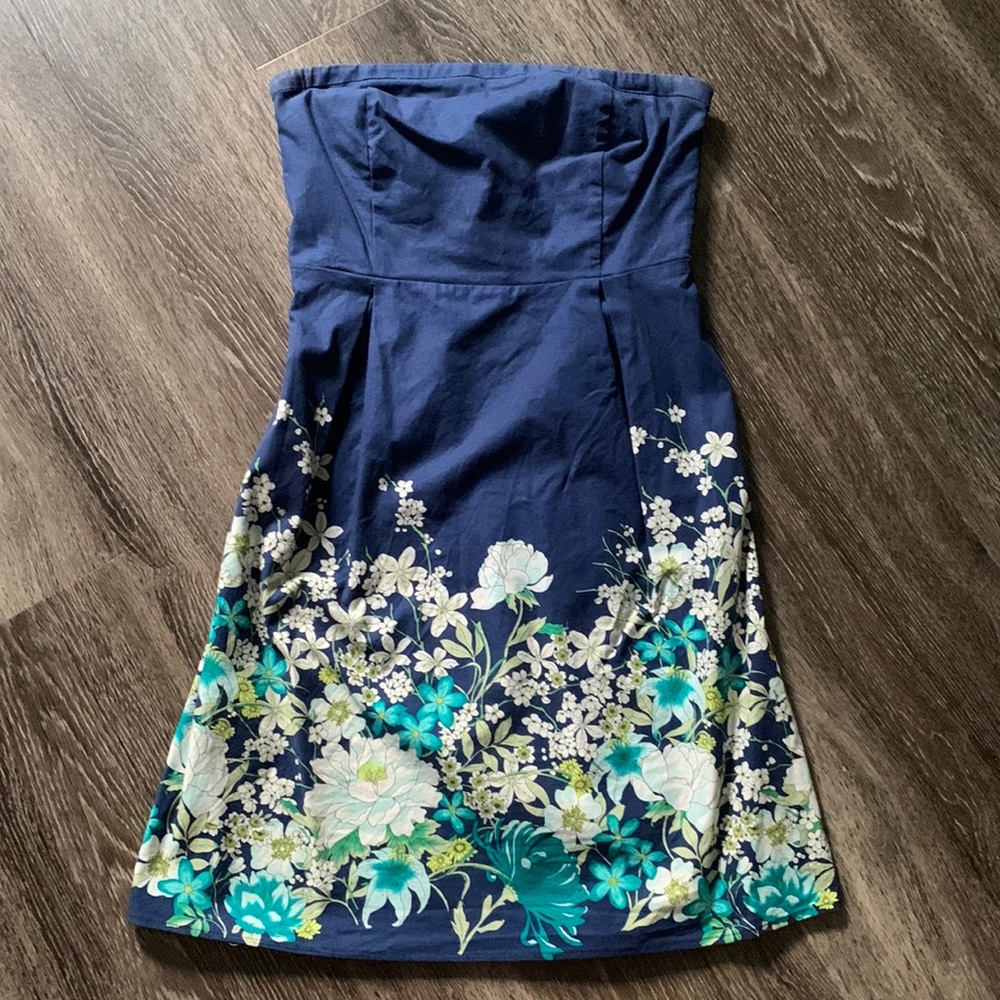 Blue strapless dress